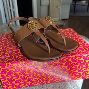Benton 2 Flat Thong Tory Burch Sandals with Gold Accents